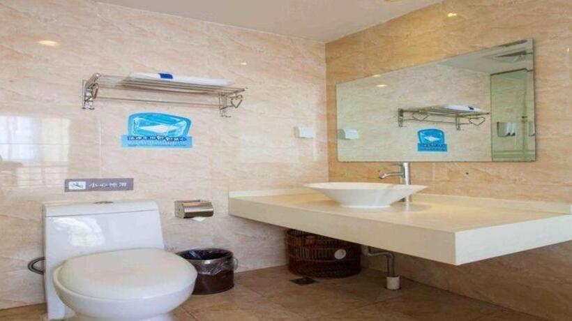 Hotel 7 Days Inn Wuhan Dingziqiao Zhongnan Road Metro Station