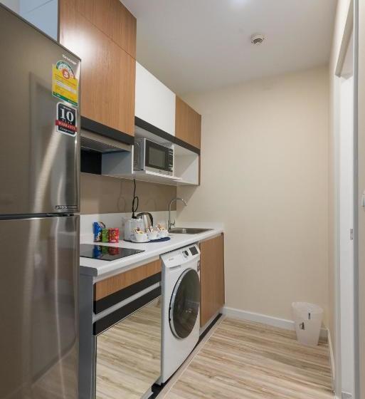 호텔 Akira Sriracha