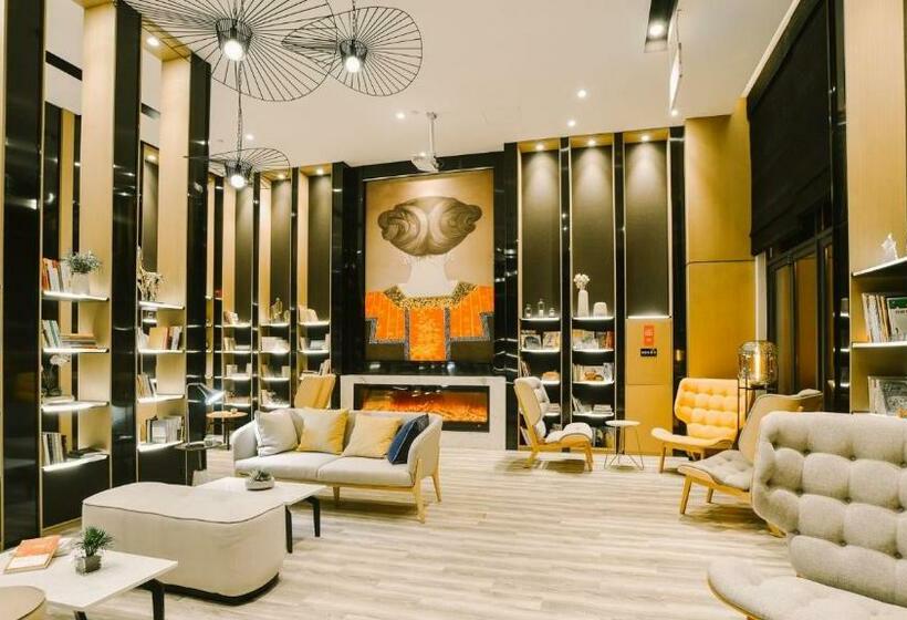 Atour Hotel Wuhan Changqing Road Branch
