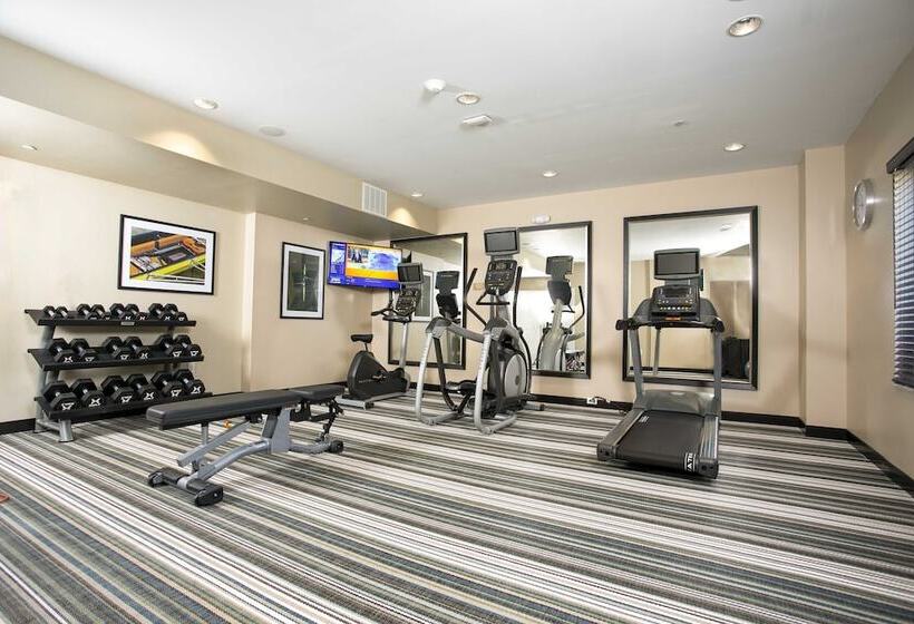 فندق Candlewood Suites   Jacksonville   Mayport, An Ihg