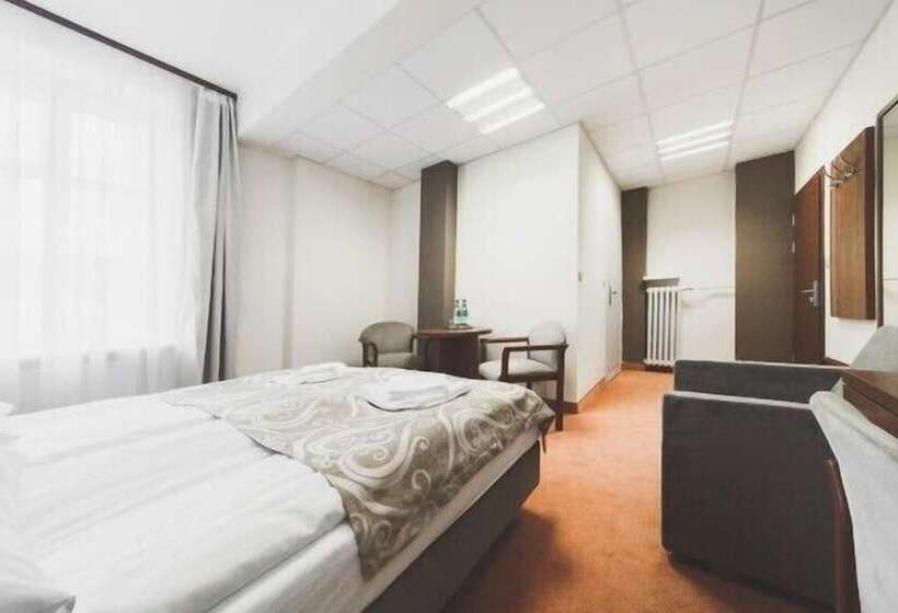 هتل Chmielna Warsaw