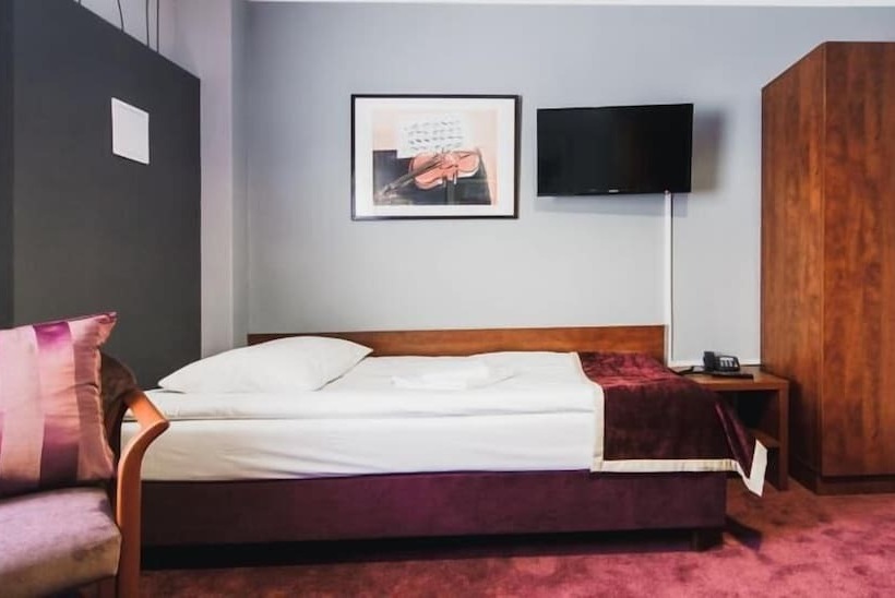 Отель Chmielna Warsaw