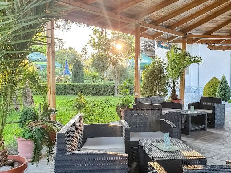 Отель Dolna Bania