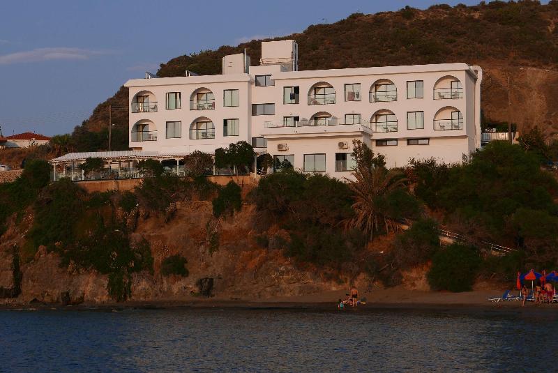 هتل E.j. Pyrgos Bay