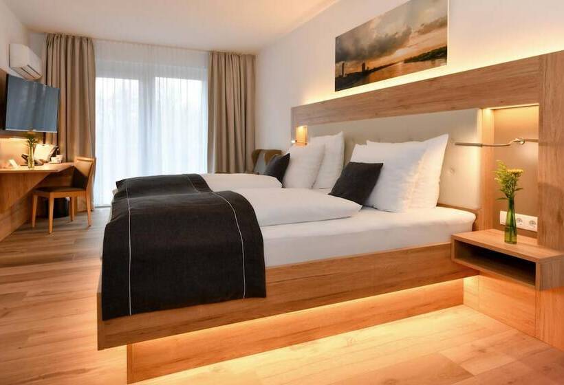 호텔 Four Stars By City