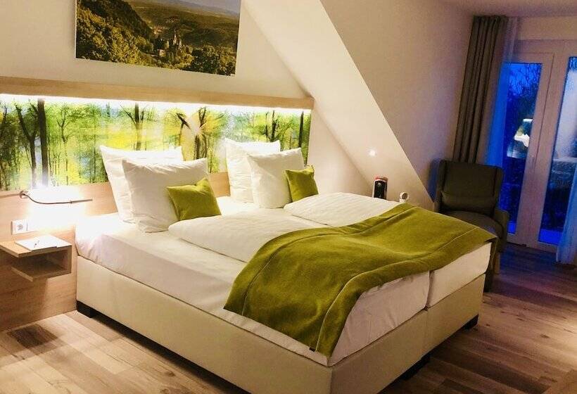 호텔 Four Stars By City