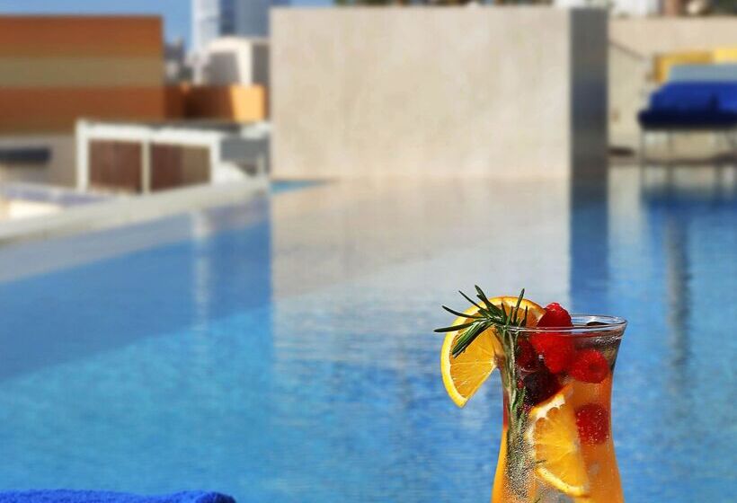 هتل Grand Cosmopolitan