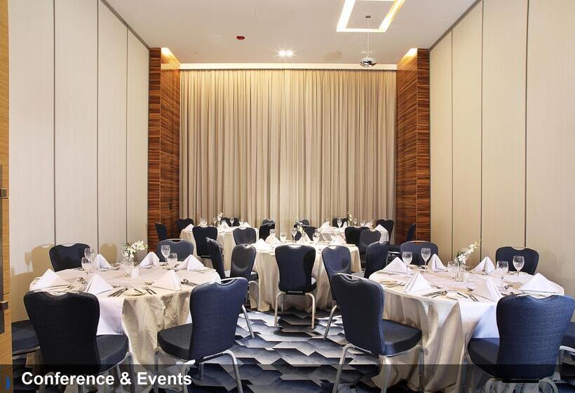 هتل Grand Cosmopolitan