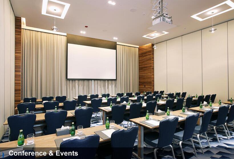 هتل Grand Cosmopolitan