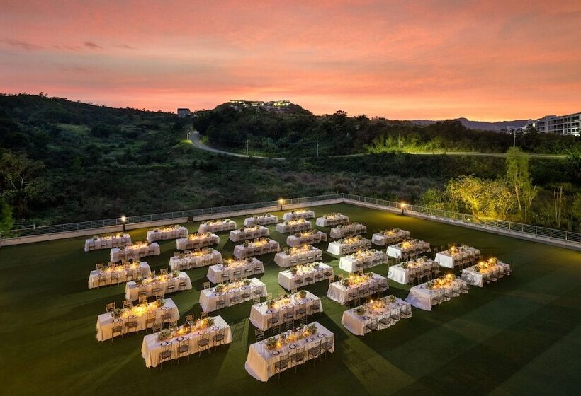 فندق Hilton Clark Sun Valley Resort