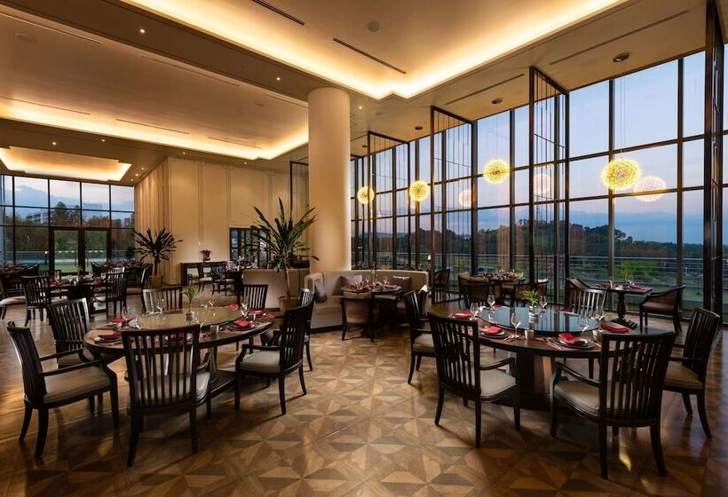 فندق Hilton Clark Sun Valley Resort