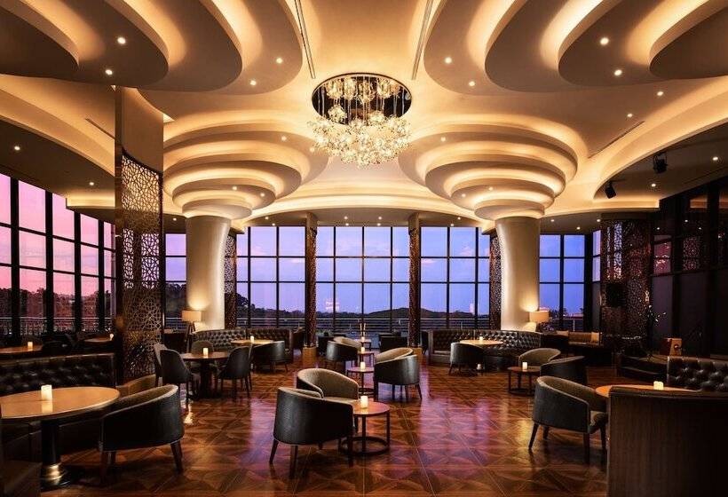 فندق Hilton Clark Sun Valley Resort