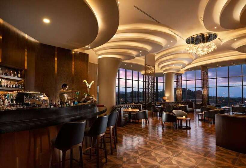 فندق Hilton Clark Sun Valley Resort