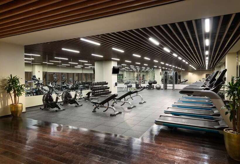 فندق Hilton Clark Sun Valley Resort