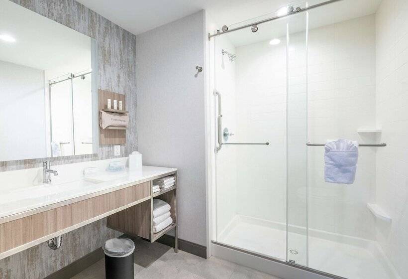 Отель Hilton Garden Inn Wichita Downtown