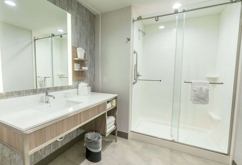 Отель Hilton Garden Inn Wichita Downtown