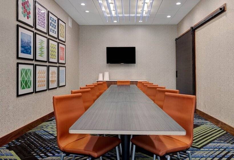 Отель Holiday Inn Express & Suites Ann Arbor University South, An Ihg