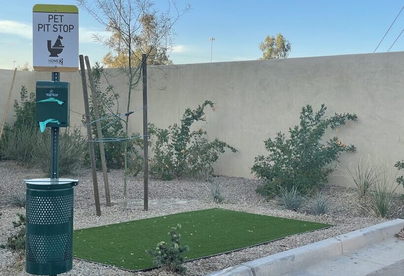 هتل Home2 Suites By Hilton Phoenix Airport North, Az