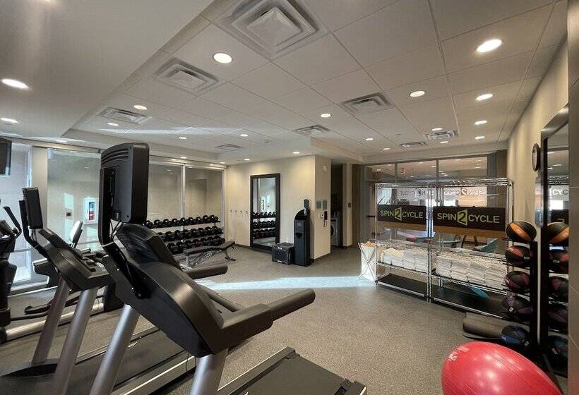 هتل Home2 Suites By Hilton Phoenix Airport North, Az