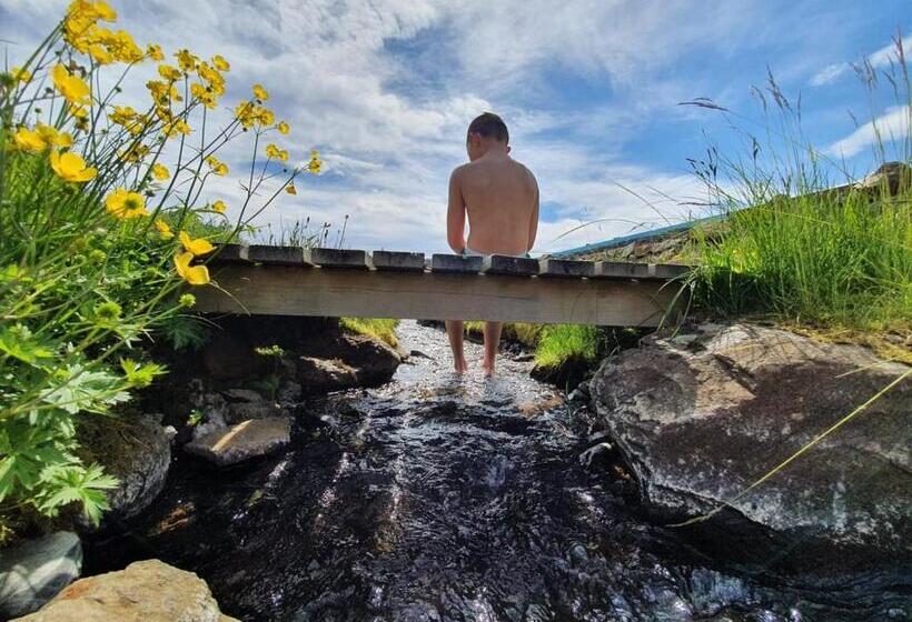 호텔 Hótel Laugarhóll With Natural Hot Spring
