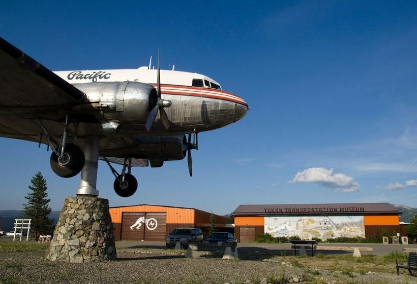 호텔 Raven Inn Whitehorse