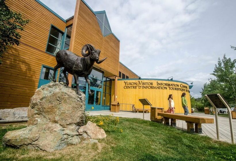 فندق Raven Inn Whitehorse