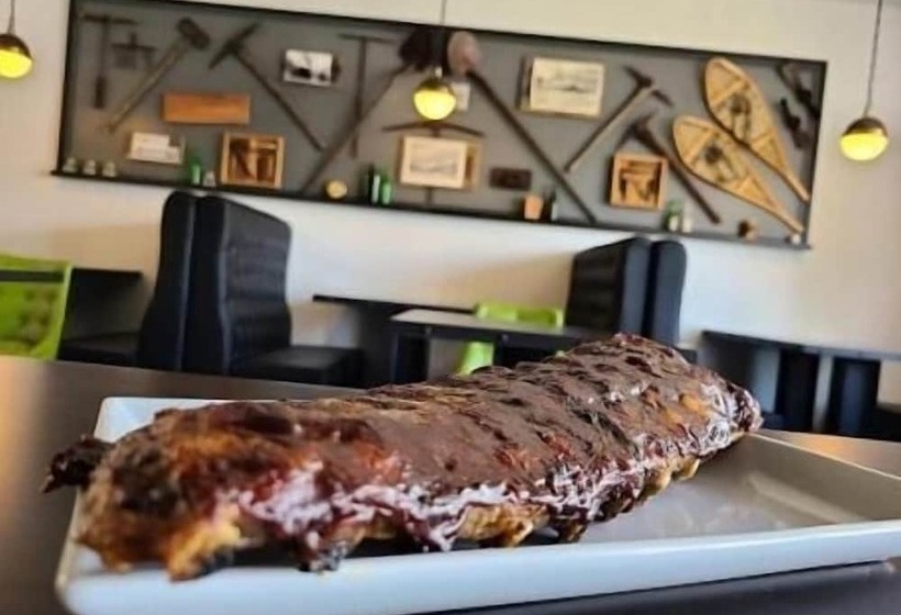 호텔 Raven Inn Whitehorse