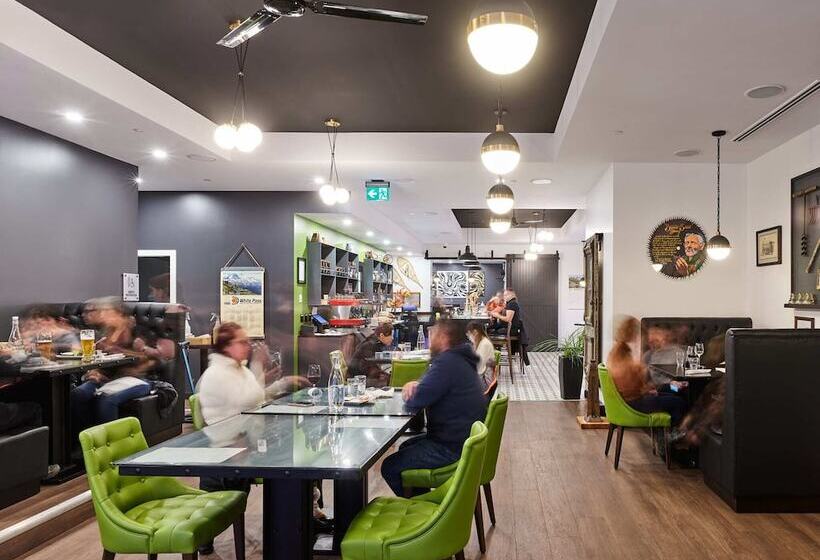 فندق Raven Inn Whitehorse