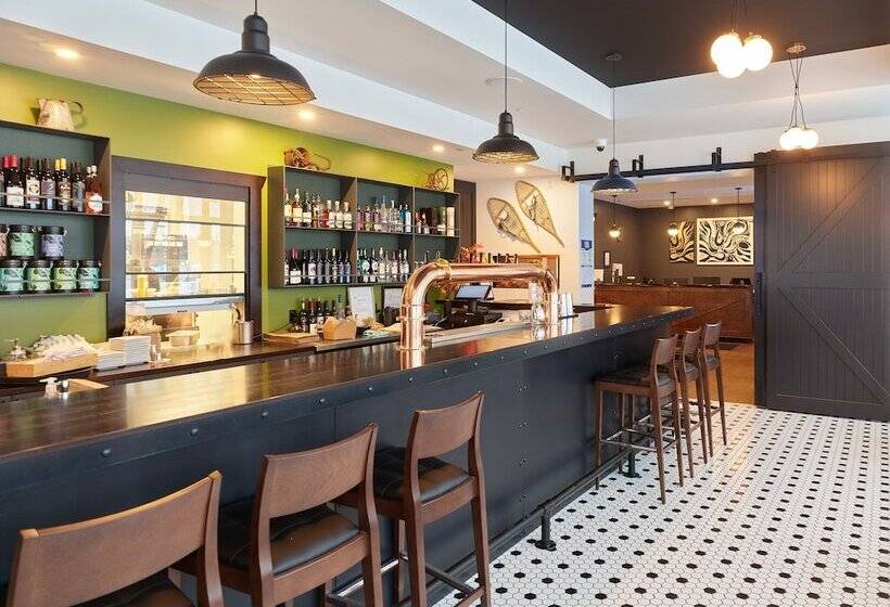 호텔 Raven Inn Whitehorse