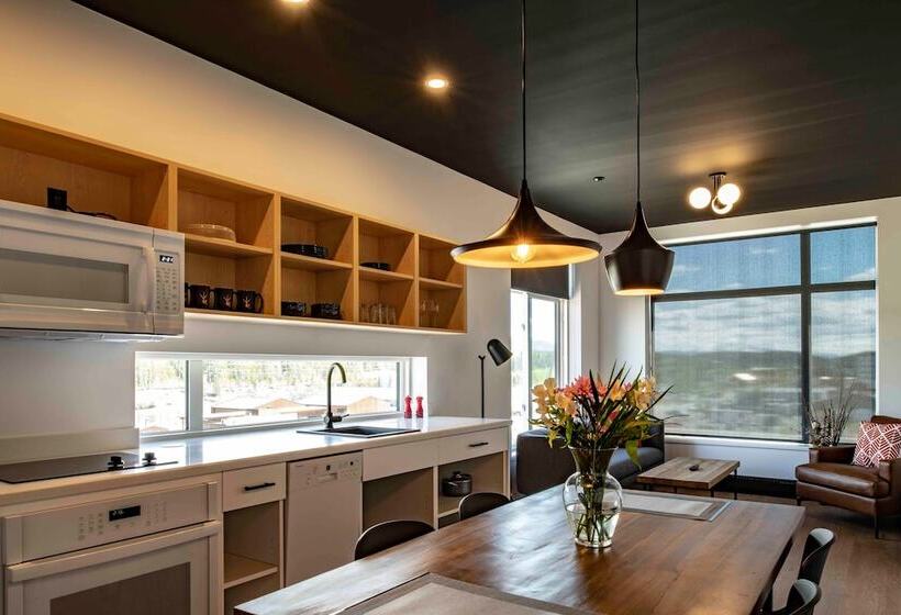 호텔 Raven Inn Whitehorse