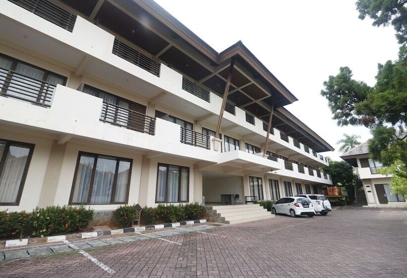 فندق Reddoorz Premium @ Bukit Damai Indah