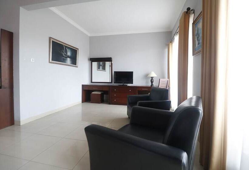 فندق Reddoorz Premium @ Bukit Damai Indah