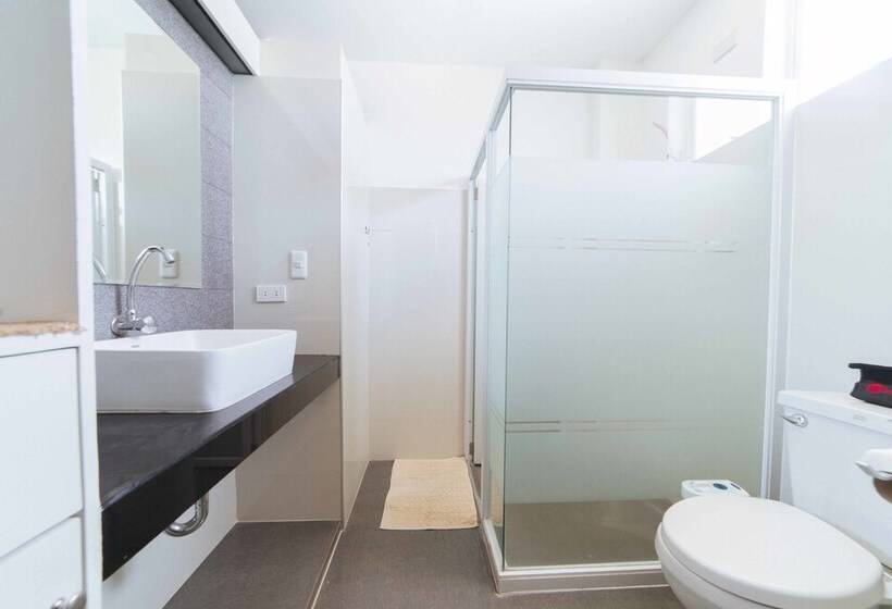 هتل Reddoorz Premium @ Guadalupe Village Davao