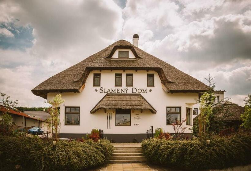 هتل Slamený Dom & Spa