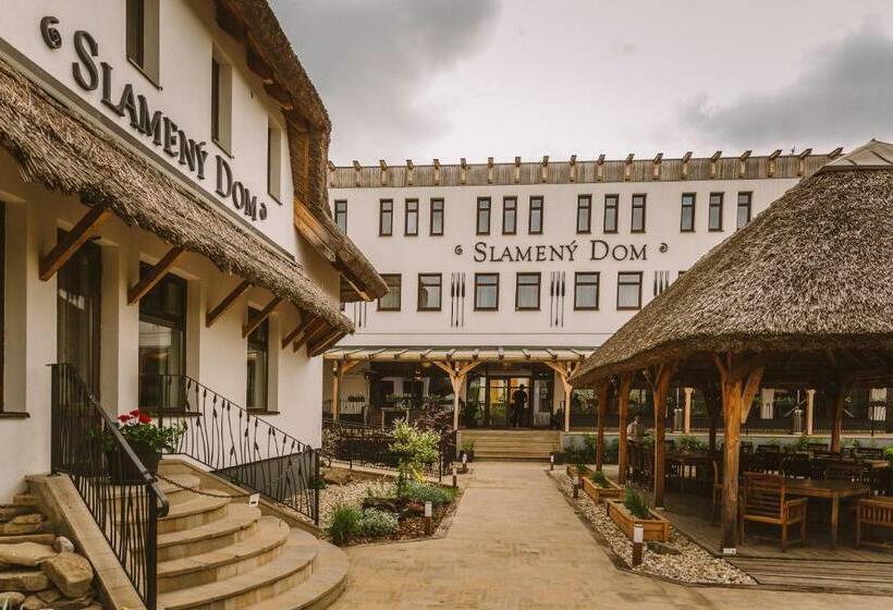 هتل Slamený Dom & Spa