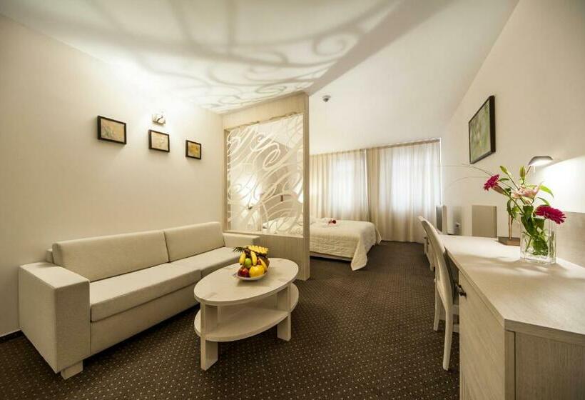 هتل Slamený Dom & Spa