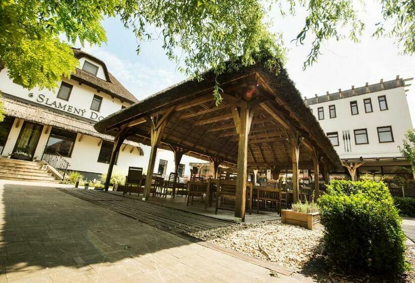 هتل Slamený Dom & Spa