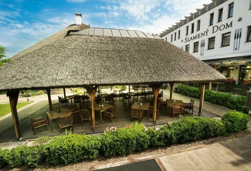 هتل Slamený Dom & Spa
