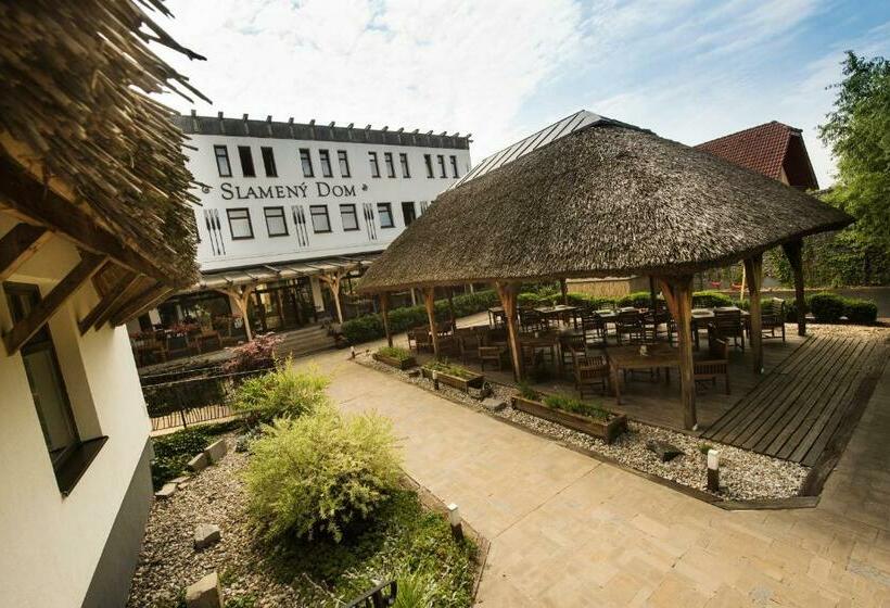 هتل Slamený Dom & Spa