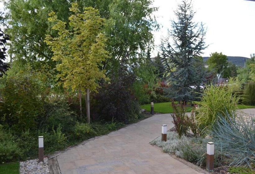 هتل Slamený Dom & Spa