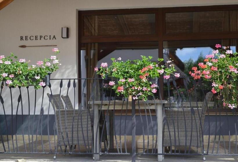 هتل Slamený Dom & Spa