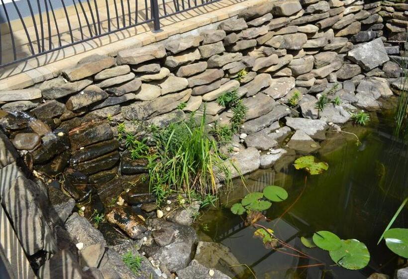 هتل Slamený Dom & Spa