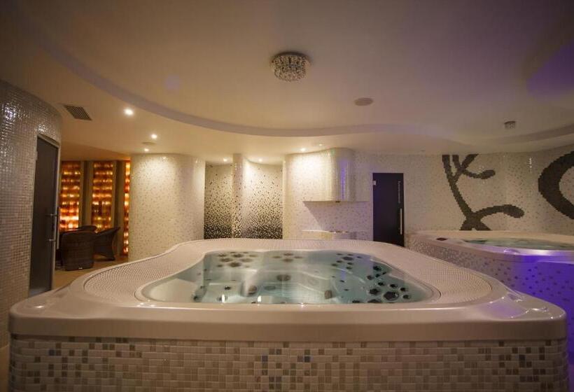 هتل Slamený Dom & Spa