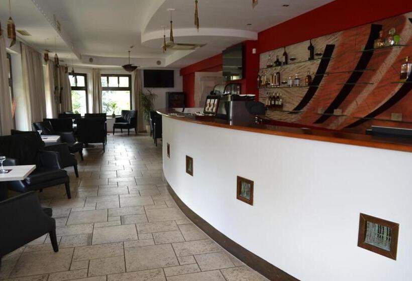 هتل Slamený Dom & Spa