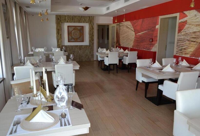 هتل Slamený Dom & Spa