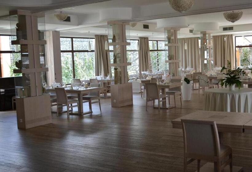 هتل Slamený Dom & Spa