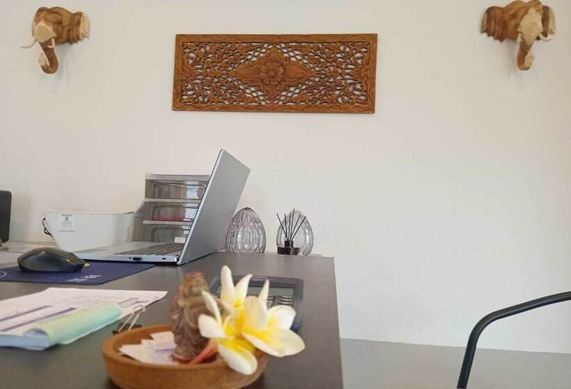 호텔 Thiptara Resort Adults Only