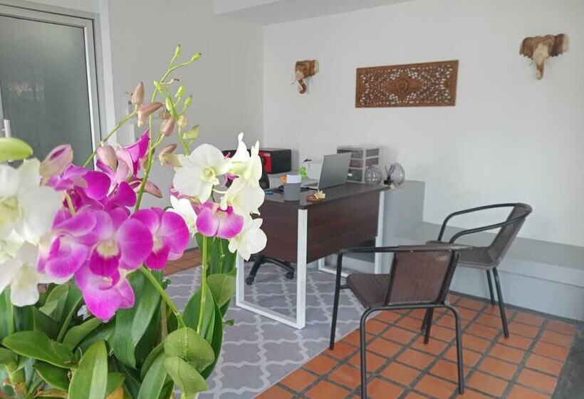 호텔 Thiptara Resort Adults Only