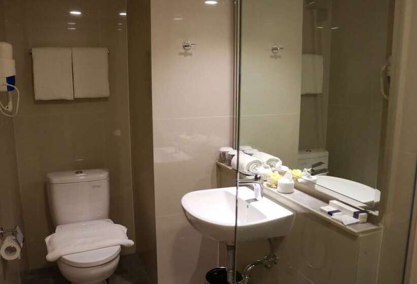 Wing Hotel Kualanamu Airport