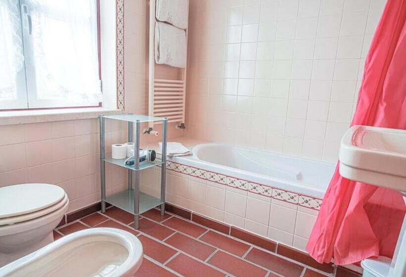 ペンション Casa Adega Do Mosteiro   Turismo Rural